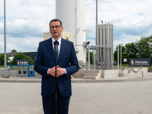 Prime Minister Mateusz Morawiecki at the LNG regasification station in Tychowo