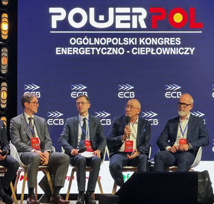 Prezes PSG Jacek Podgórski wśród uczestników panelu podczas kongresu PowerPol