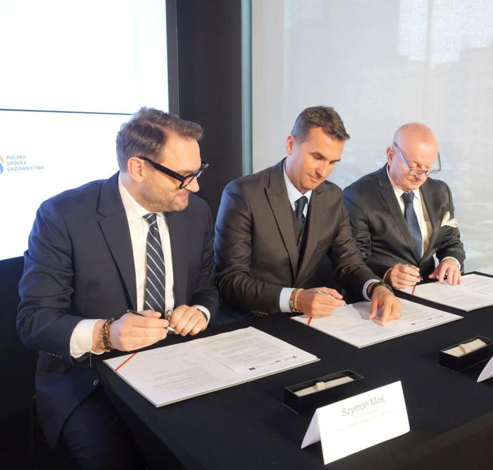 Signing of an agreement by representatives of Polska Spółka Gazownictwa and the Oil and Gas Institute – National Research Institute