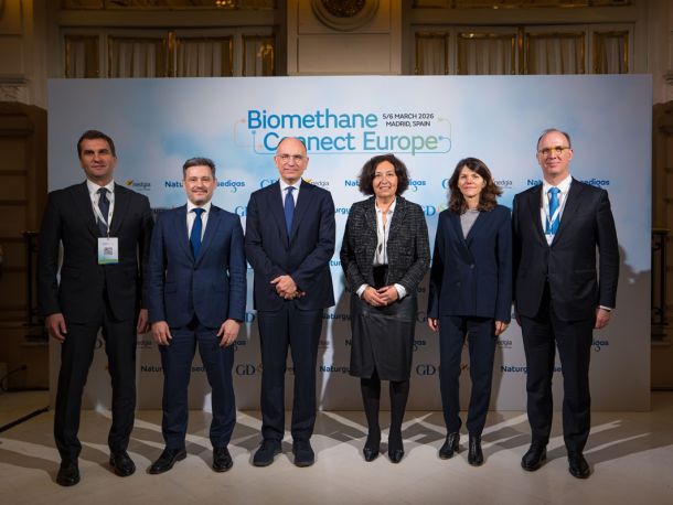 Participants at Biomethane Connect Europe pose for a photo, including Arkadiusz Kazana, a member of the PSG board