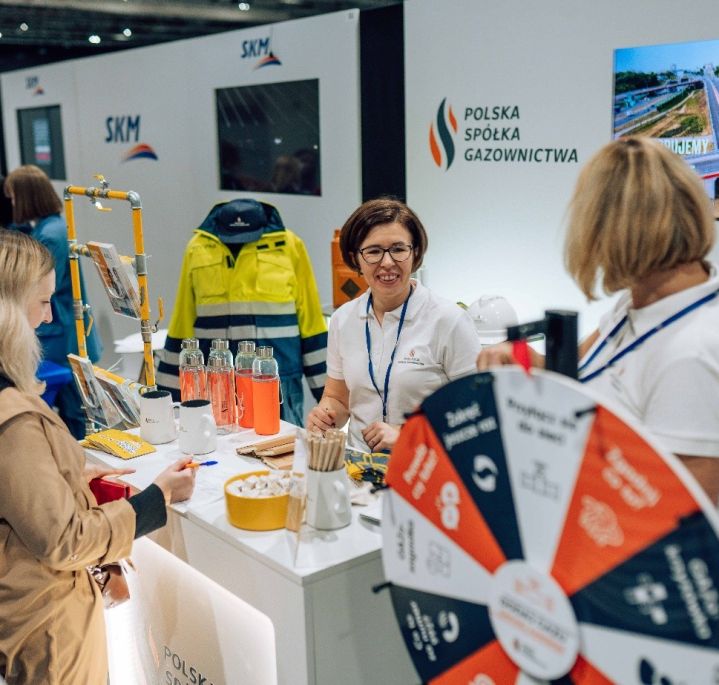 Pracownicy PSG odpowiadają na pytania uczestników targów Jobicon 2026